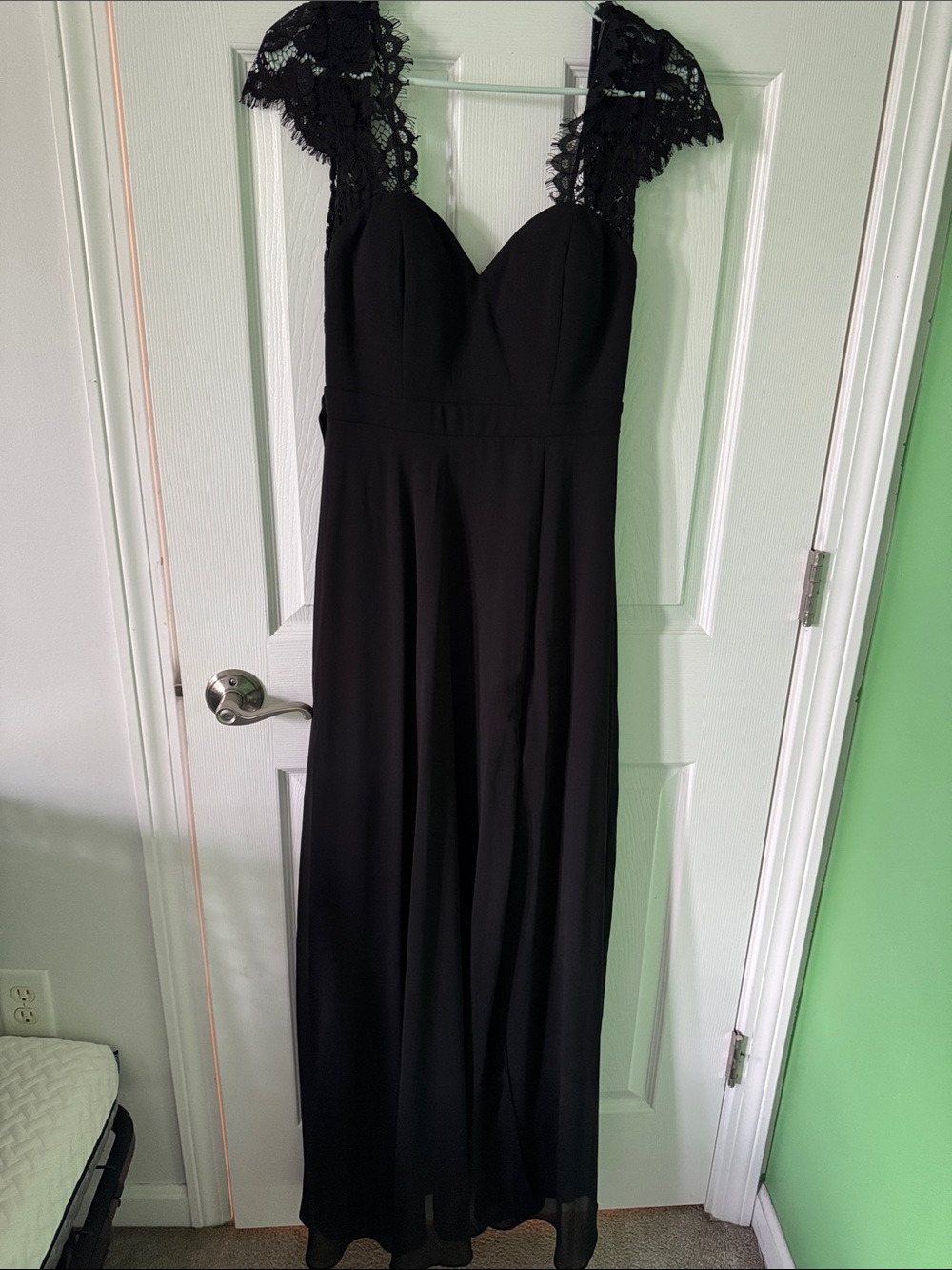 Lulu's Black Lace-Shoulder Maxi Dress